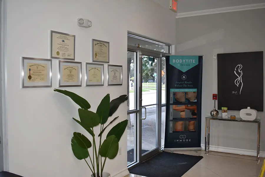 Office Interior Photo 7